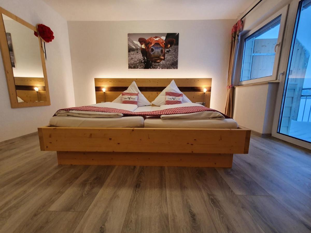 Gasthaus Zum Hirschen Furtwangen Luaran gambar