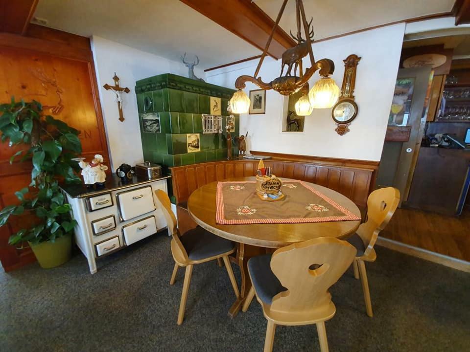 Gasthaus Zum Hirschen Furtwangen Luaran gambar