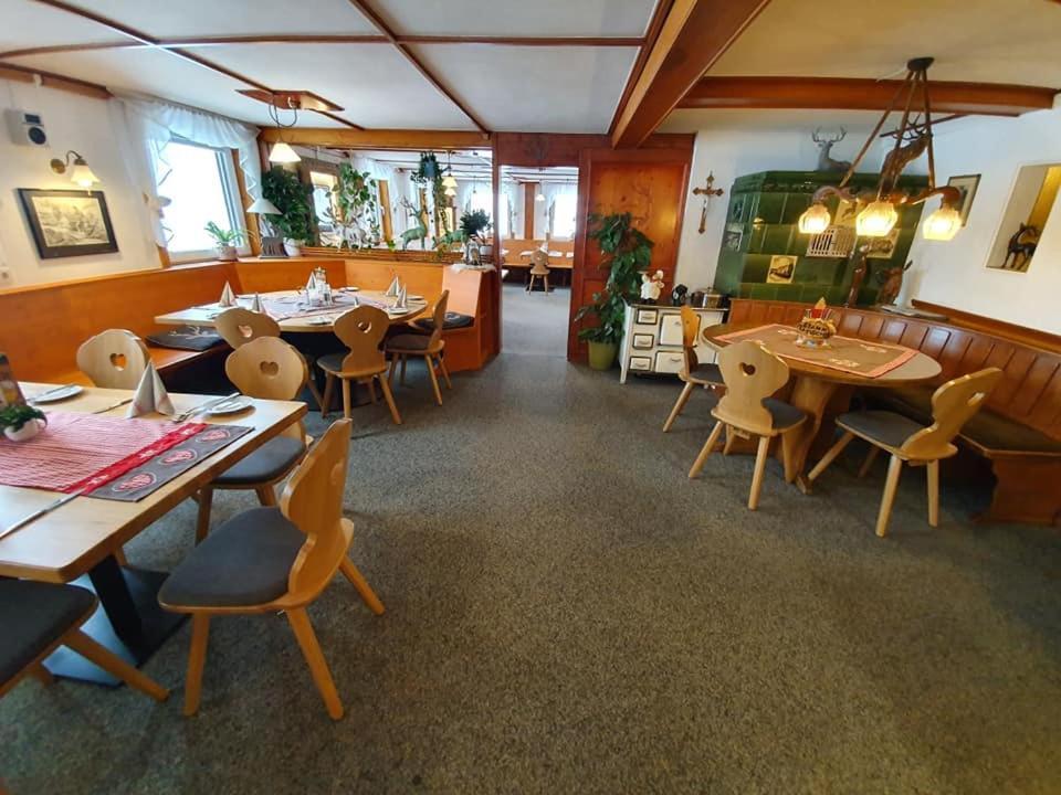 Gasthaus Zum Hirschen Furtwangen Luaran gambar
